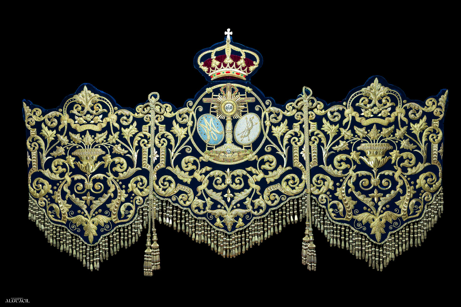 Restauración del palio de Vera-Cruz para el Jueves Santo