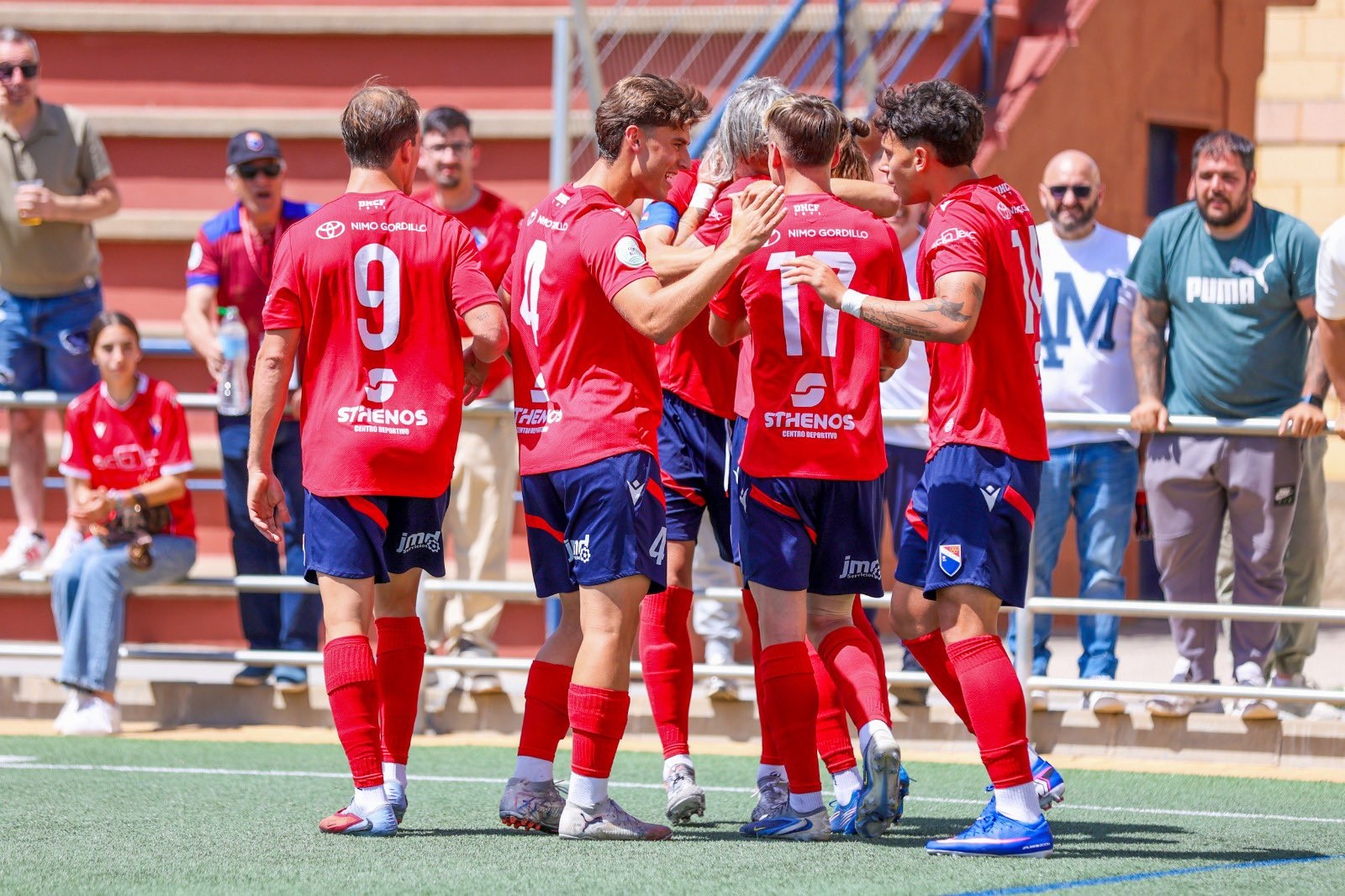 El Dos Hermanas estrena su billete para playoffs ante el Sevilla C
