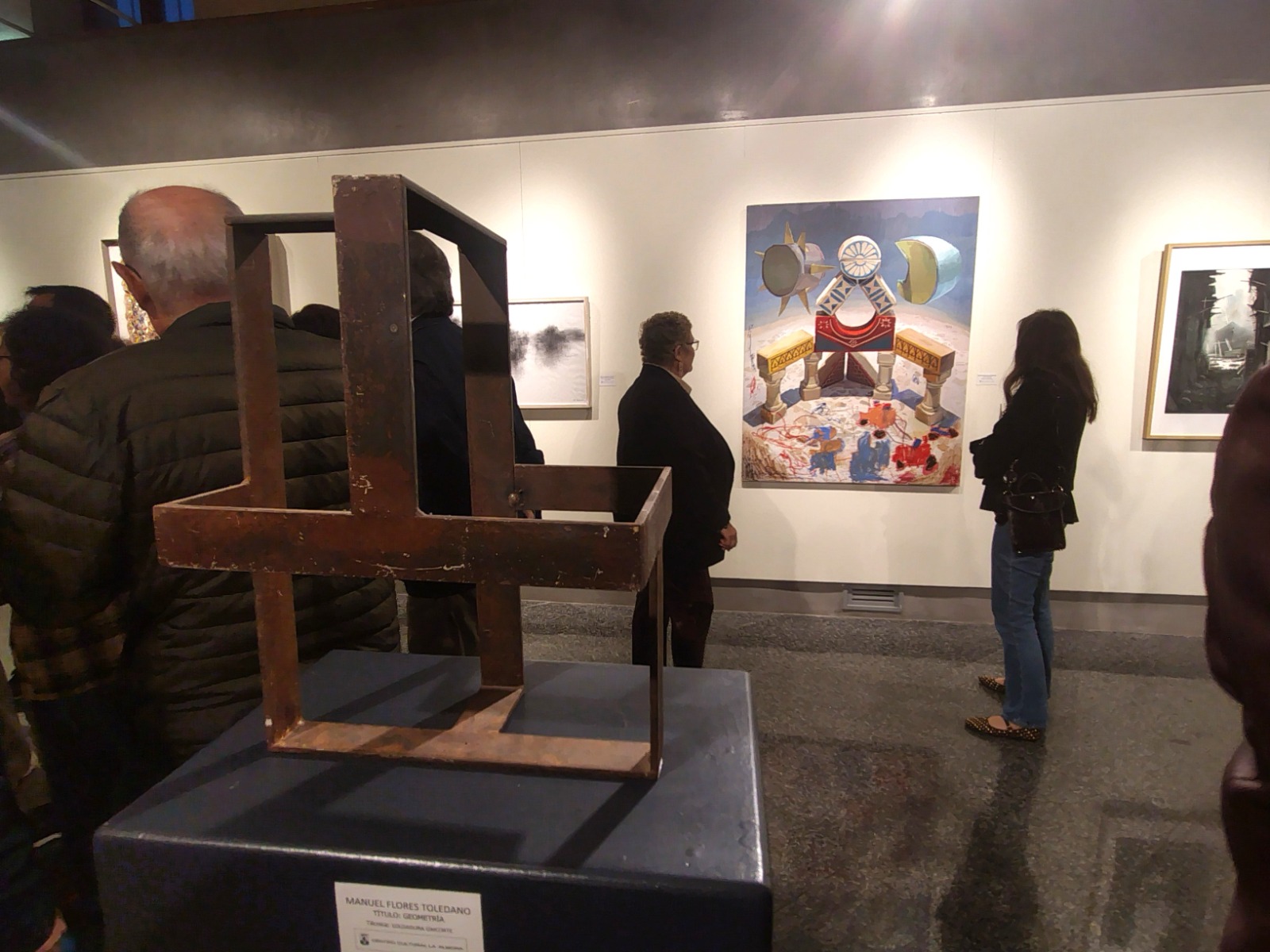 La exposición de la muestra de artes plásticas al aire libre abre sus puertas