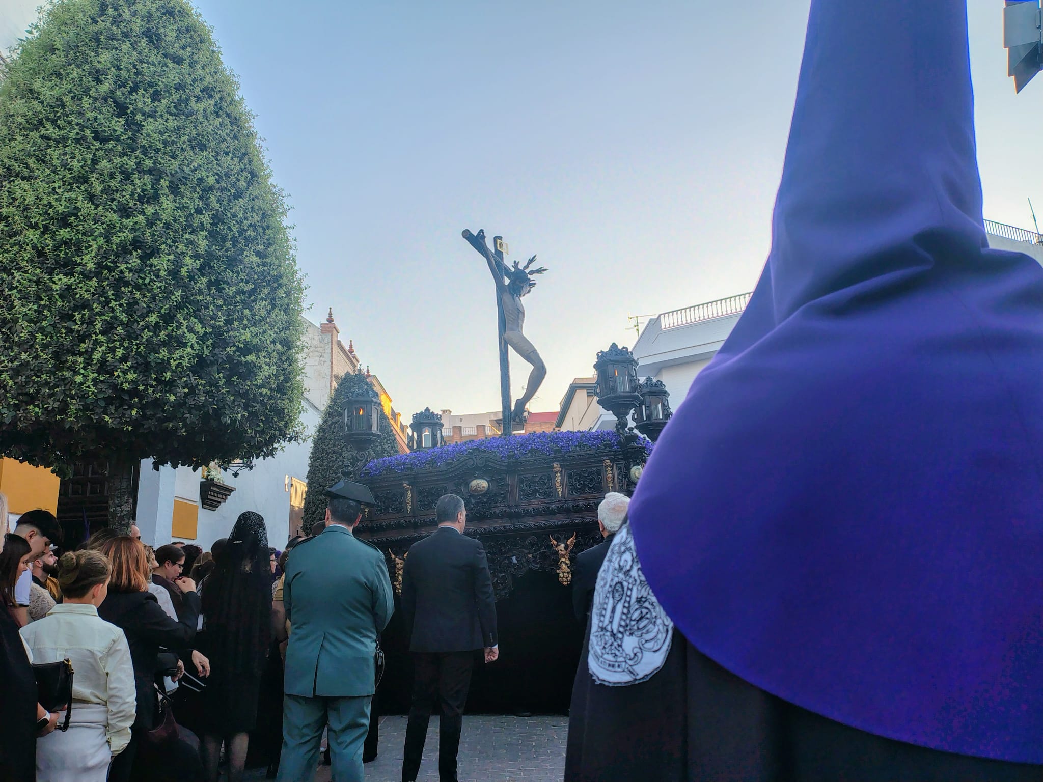 El peso de la historia camina en silencio con la Vera-Cruz