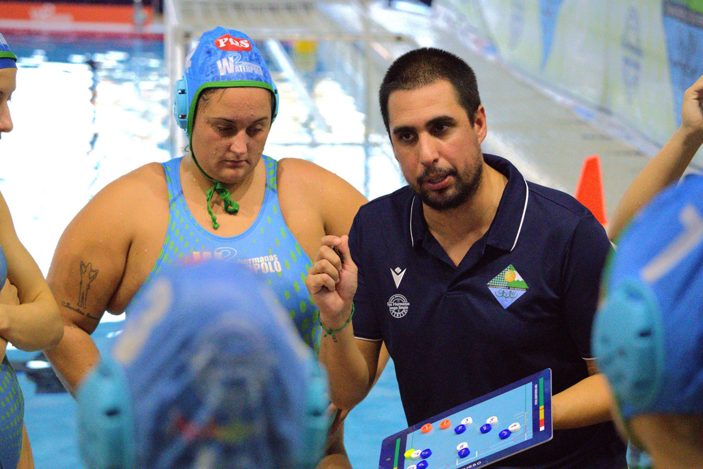 Eduardo Alcaraz pone un notable a la permanencia en 1ª Nacional femenina