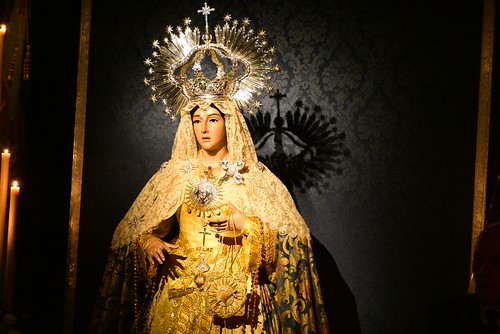 Besamano de la Virgen de Amor y Sacrificio